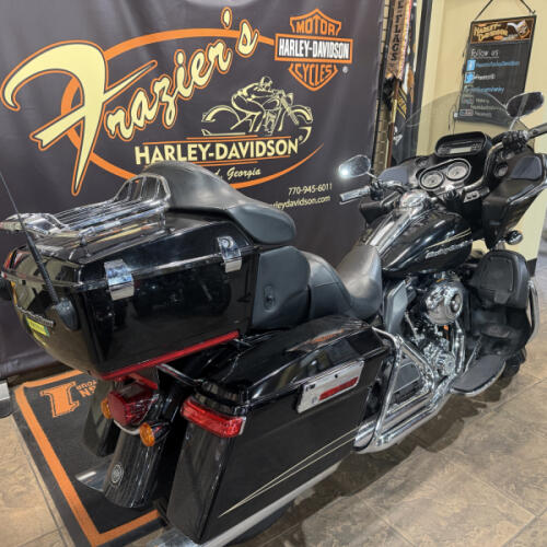 2011 Harley-Davidson® Road Glide® Ultra BLACK thumb 3