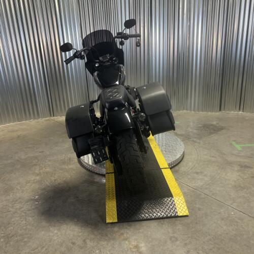 2018 Harley-Davidson® Street Bob® Vivid Black thumb 1