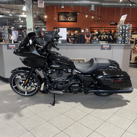 FLTRX 2024 Road Glide® thumb 3