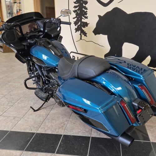 2026 Harley-Davidson® Road Glide® Aurora Blue Denim Black Trim thumb 2