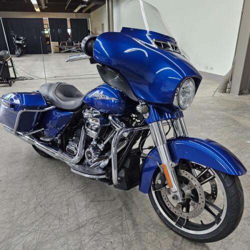 FLHXS 2017 Street Glide® Special thumb 3