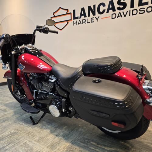 2026 Harley-Davidson® Heritage Classic Brilliant Red Black Cast Wheels FLHC thumb 0