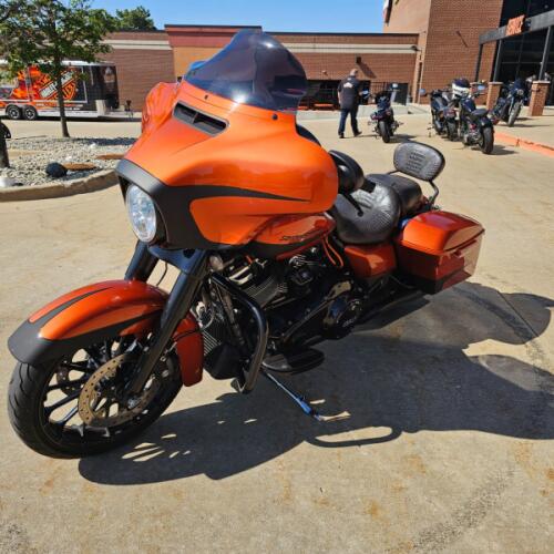 FLHXS 2019 Street Glide® Special thumb 1