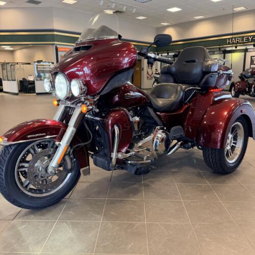 2015 Harley Davidson Tri-Glide Ultra FLHTCUTG thumb 0