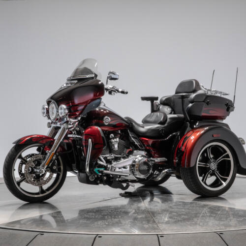 2022 HARLEY-DAVIDSON FLHTCUTGSE CVO TRI GLIDE in Dante's Red Fade thumb 0