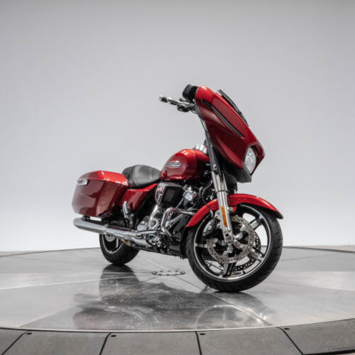 2025 HARLEY-DAVIDSON FLHX STREET GLIDE in Brilliant Red thumb 3