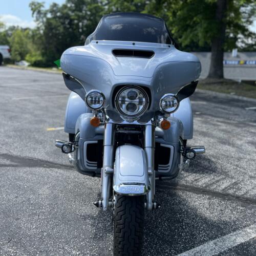 FLHTCUTG 2023 Tri Glide® Ultra thumb 1