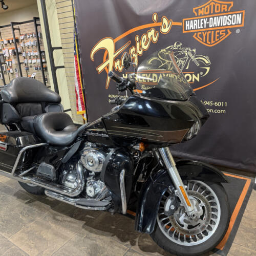 2011 Harley-Davidson® Road Glide® Ultra BLACK thumb 2