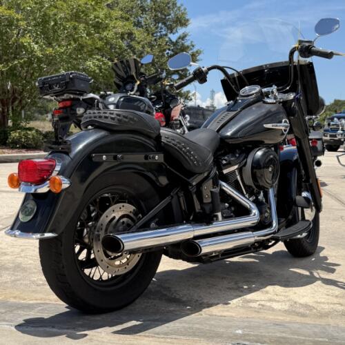 Harley-Davidson® Heritage Classic 2018 thumb 2