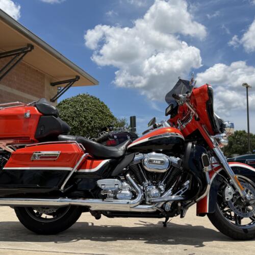 Harley-Davidson® CVO™ Ultra Classic® Electra Glide® 2012 thumb 3