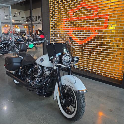 Harley-Davidson® Heritage Classic 2025 thumb 3