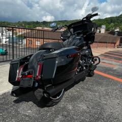 2026 Harley-Davidson Road Glide® FLTRX thumb 2