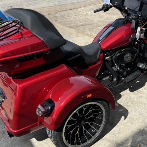 2026 Harley-Davidson® Street Glide 3 Limited Brilliant Red Black Trim thumb 2