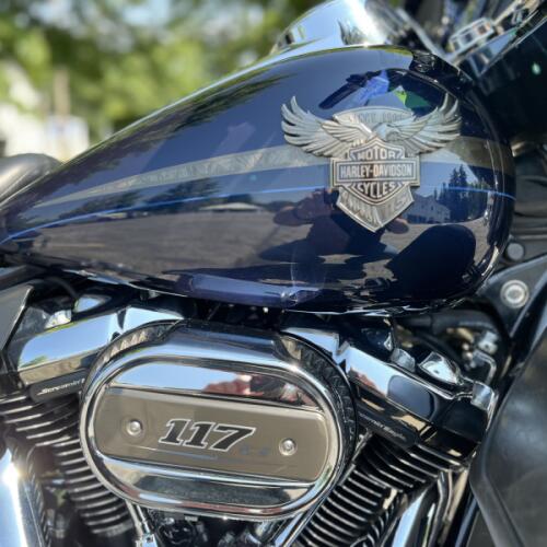 FLHTKSE 2018 CVO™ Limited 115th Anniversary thumb 2