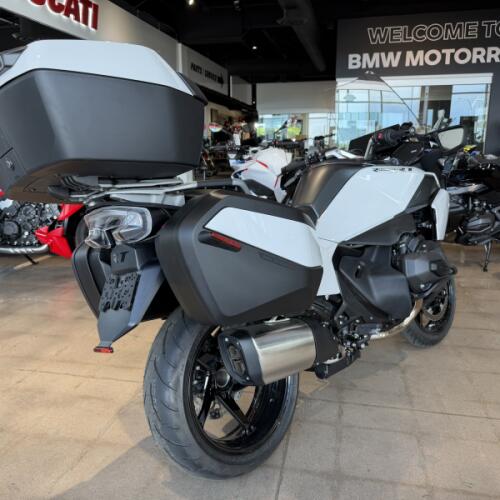 2026 BMW R 1300 RT thumb 1