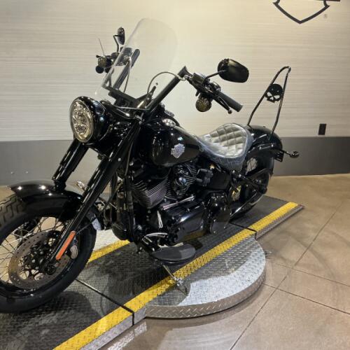FLSS 2017 Softail Slim® S thumb 0