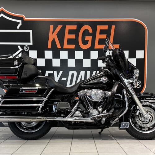 2004 Harley-Davidson® Electra Glide® Ultra Classic® Vivid Black thumb 0