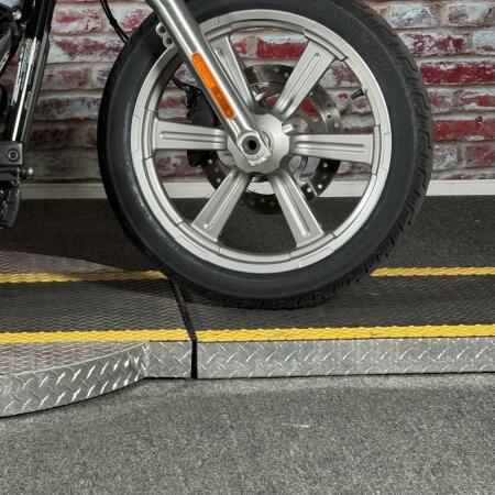 FXST 2024 Softail™ Standard thumb 1