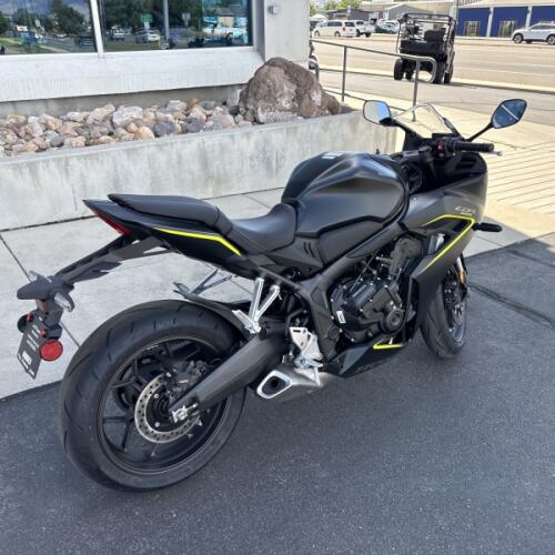 2026 Honda CBR650R E-Clutch thumb 0