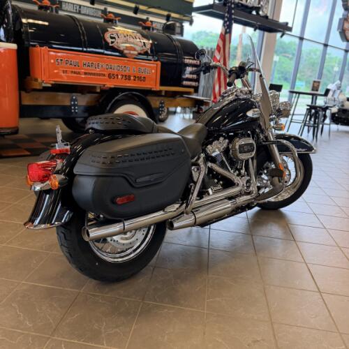 2024 Harley-Davidson Heritage Classic 114 FLHCS thumb 3