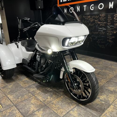 FLTRT 2025 Road Glide® 3 thumb 2