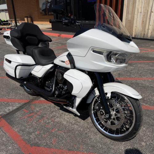 Harley-Davidson® Road Glide Limited 2026 thumb 3