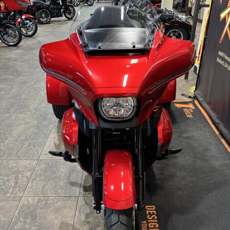 2026 Harley-Davidson® Street Glide 3 Limited BRILLIANT RED W/ PINSTRIPE thumb 0