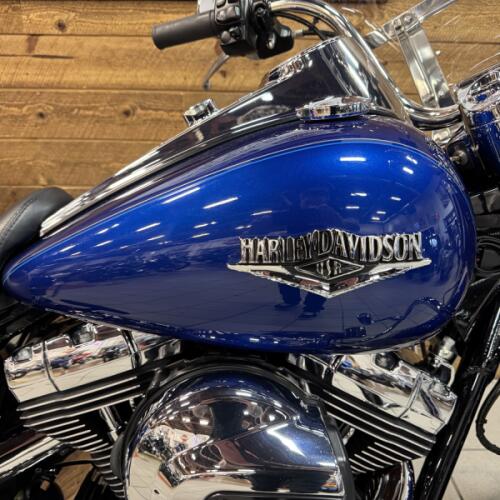 2015 Harley-Davidson® Road King® Superior Blue thumb 3