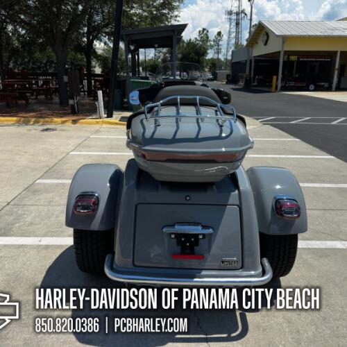 2026 Harley-Davidson® Street Glide 3 Limited thumb 2