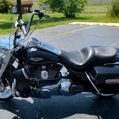 2004 Harley-Davidson® Road King® Classic Vivid Black thumb 2