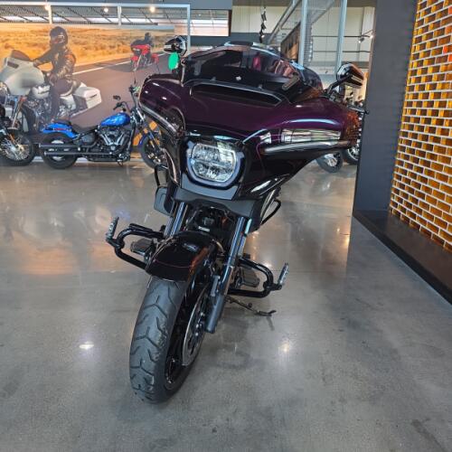 Harley-Davidson® CVO™ Street Glide™ 2025 thumb 2