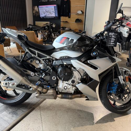 2026 BMW M1000R thumb 3