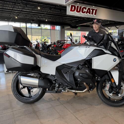 2026 BMW R 1300 RT thumb 2