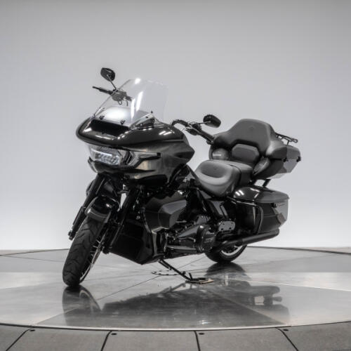 2026 Harley-Davidson® FLTRXL Road Glide® Limited – Vivid Black with Black Finish thumb 0
