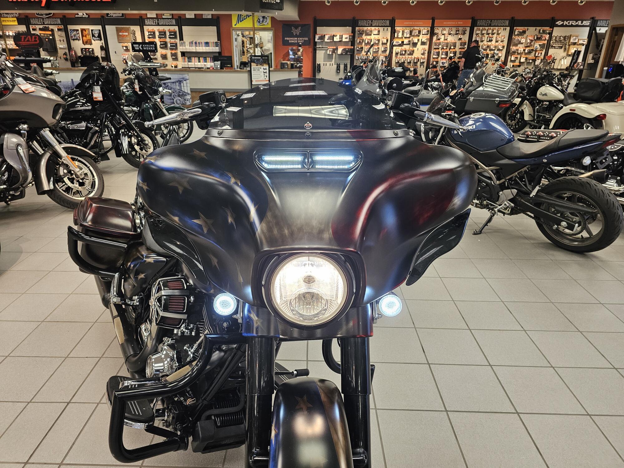 FLHXS 2015 Street Glide® Special, photo 21