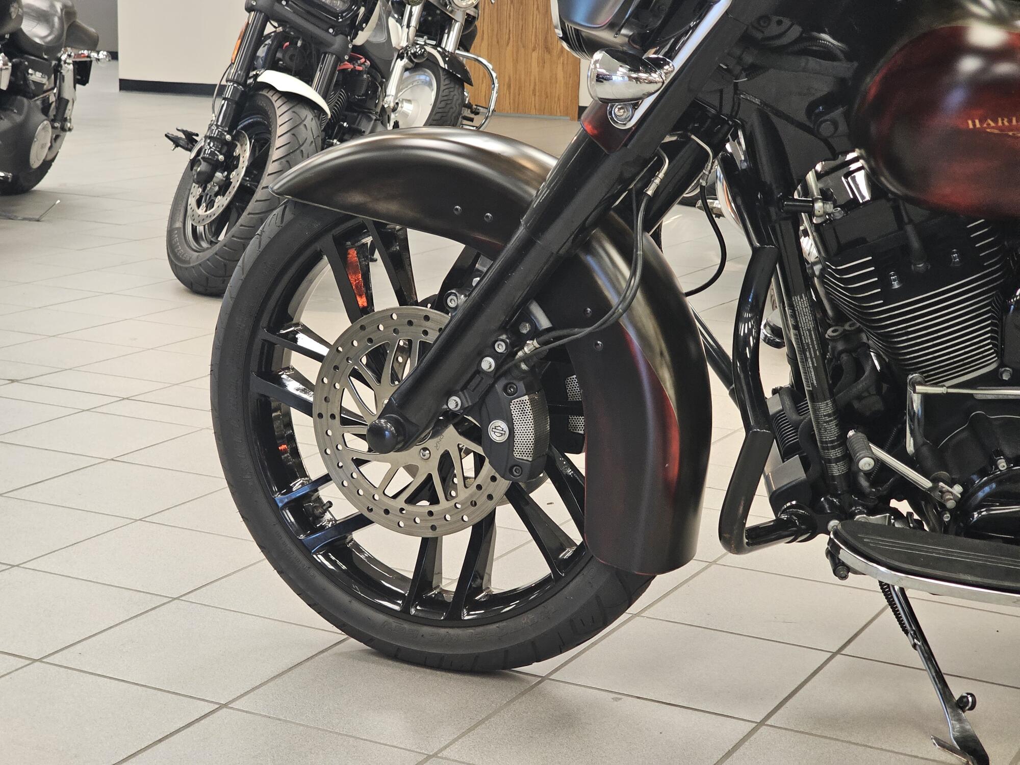 FLHXS 2015 Street Glide® Special, photo 14