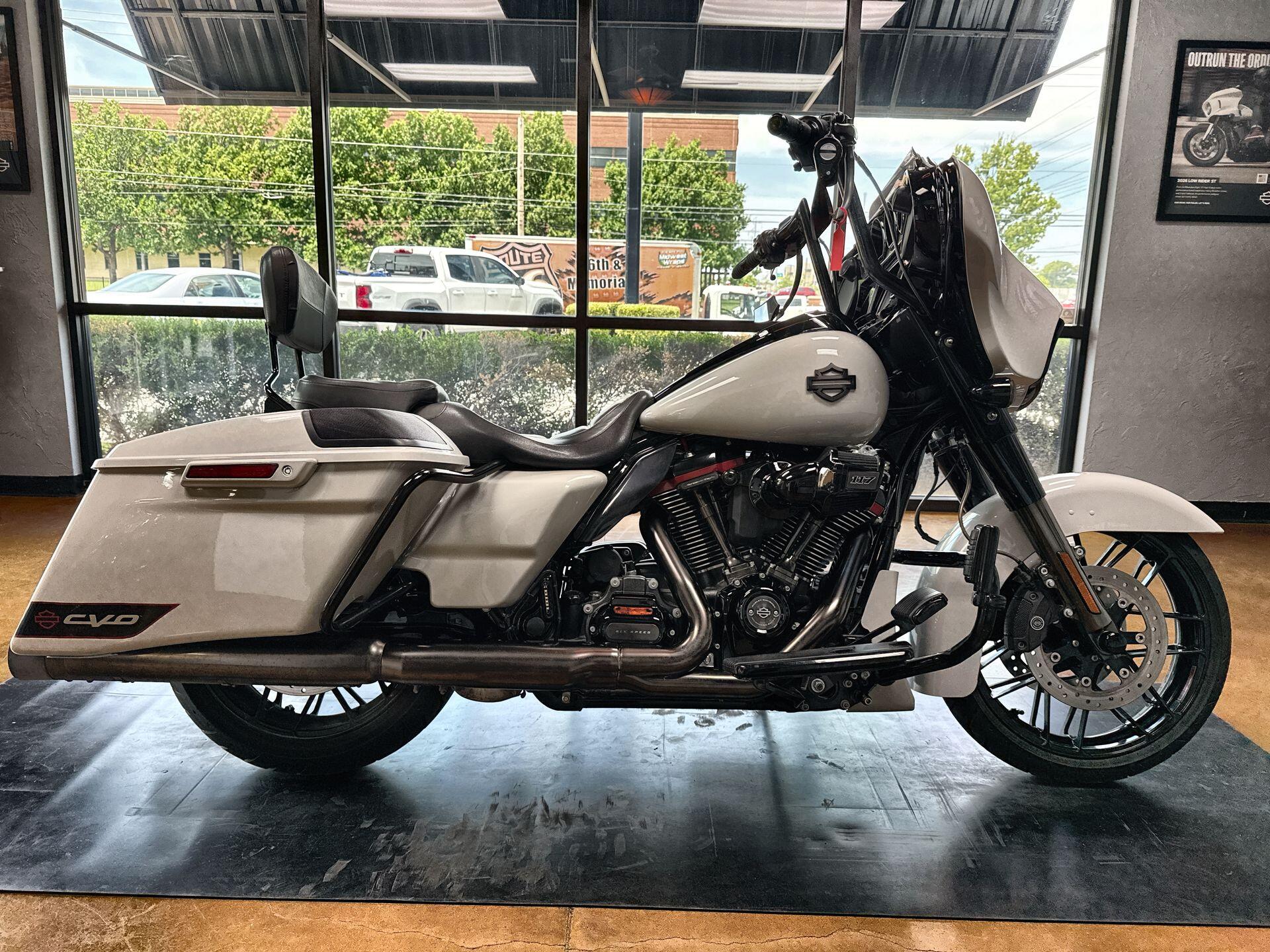 2020 Harley-Davidson® CVO™ Street Glide® Sand Dune