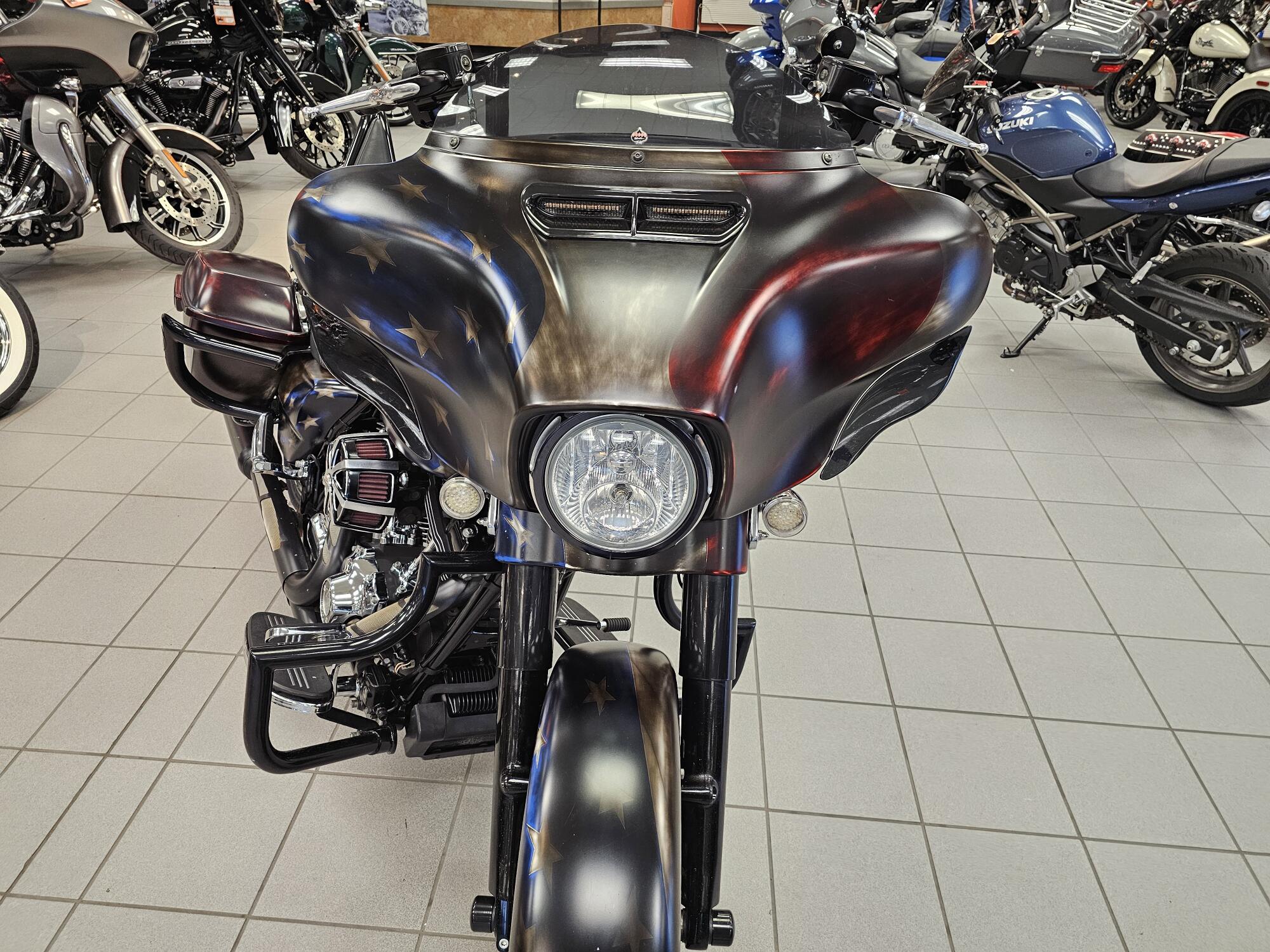 FLHXS 2015 Street Glide® Special, photo 19