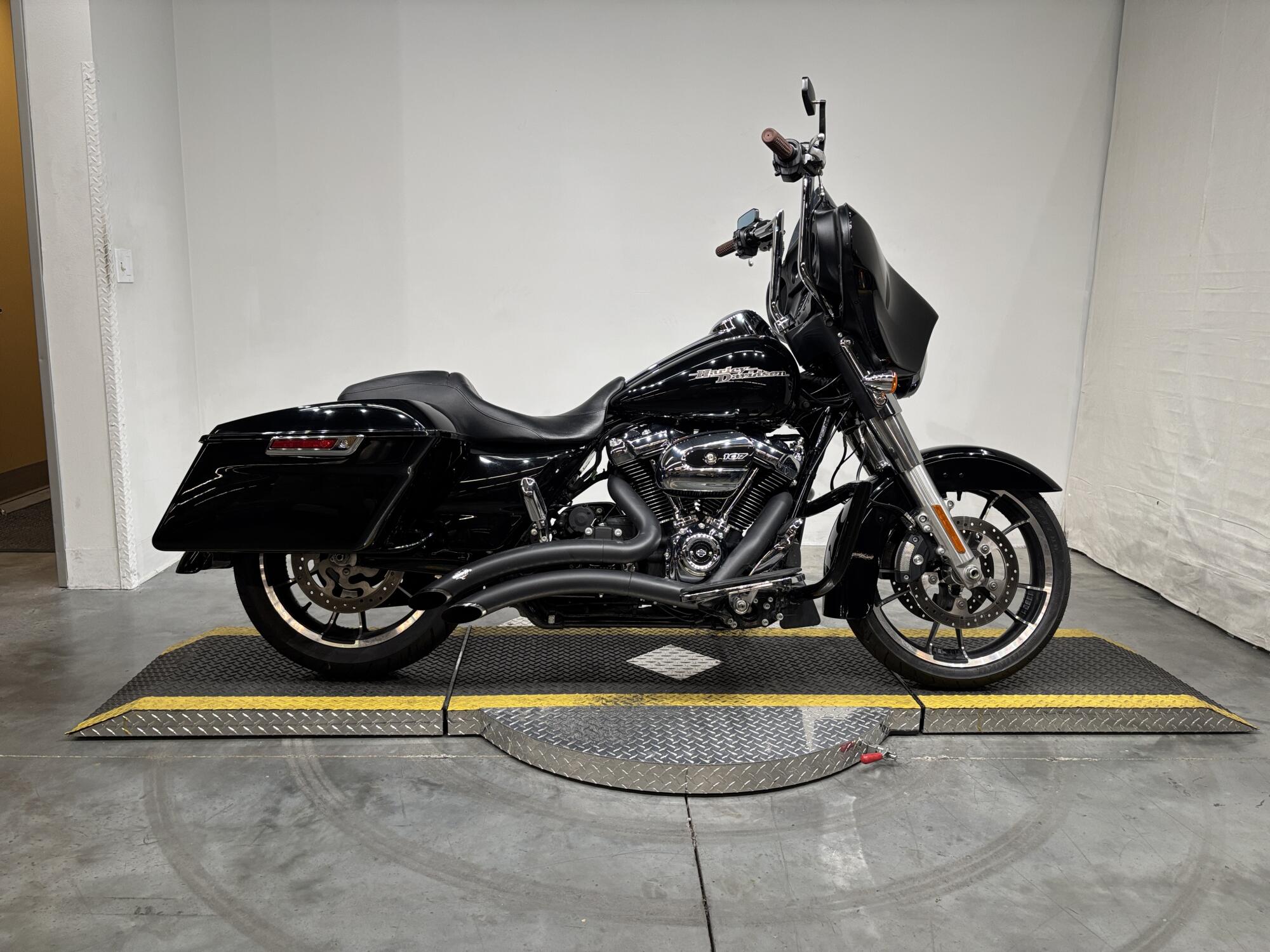 FLHX 2020 Street Glide®