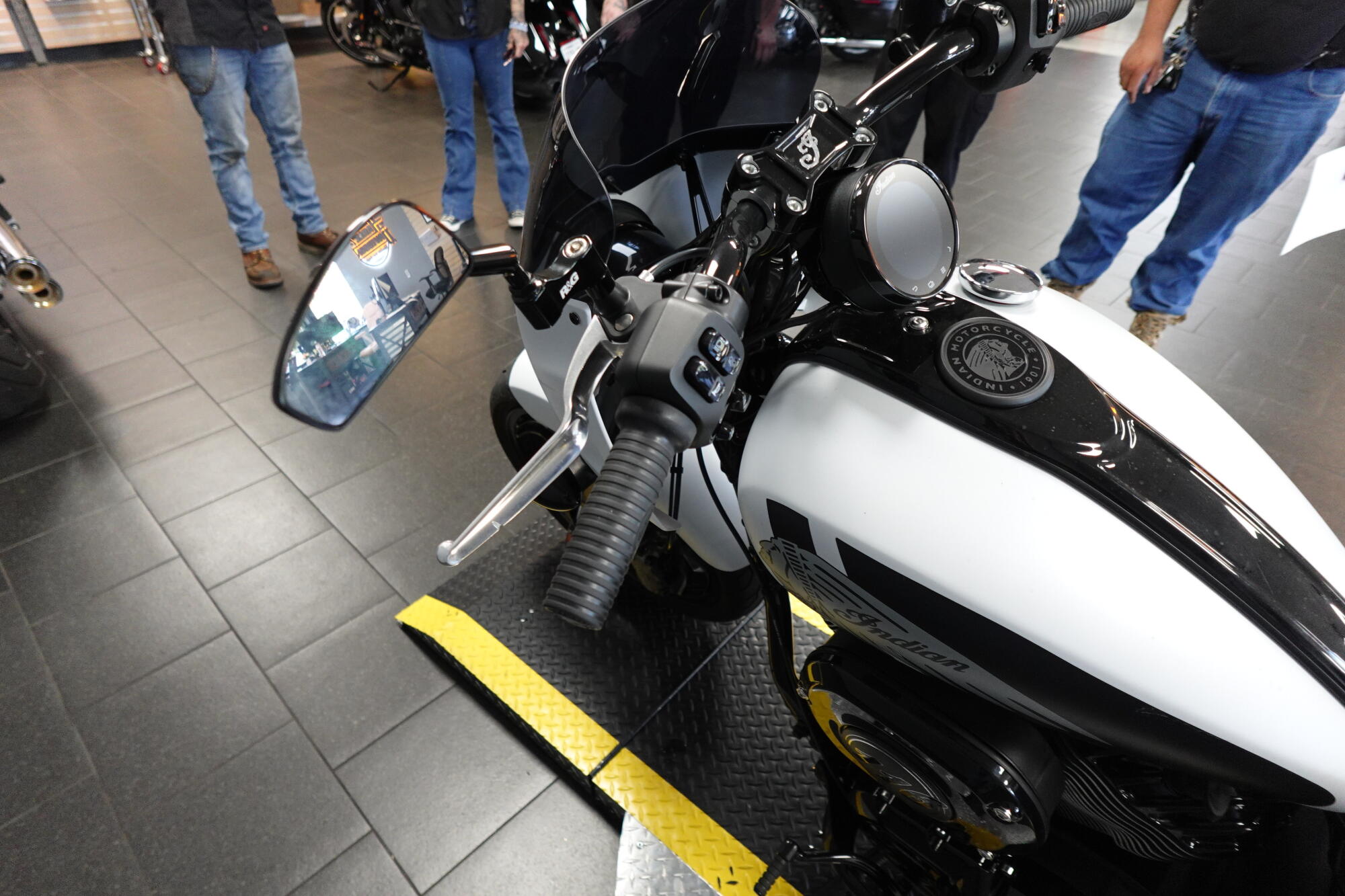 2024 Indian Motorcycle Sport Chief®, photo 13