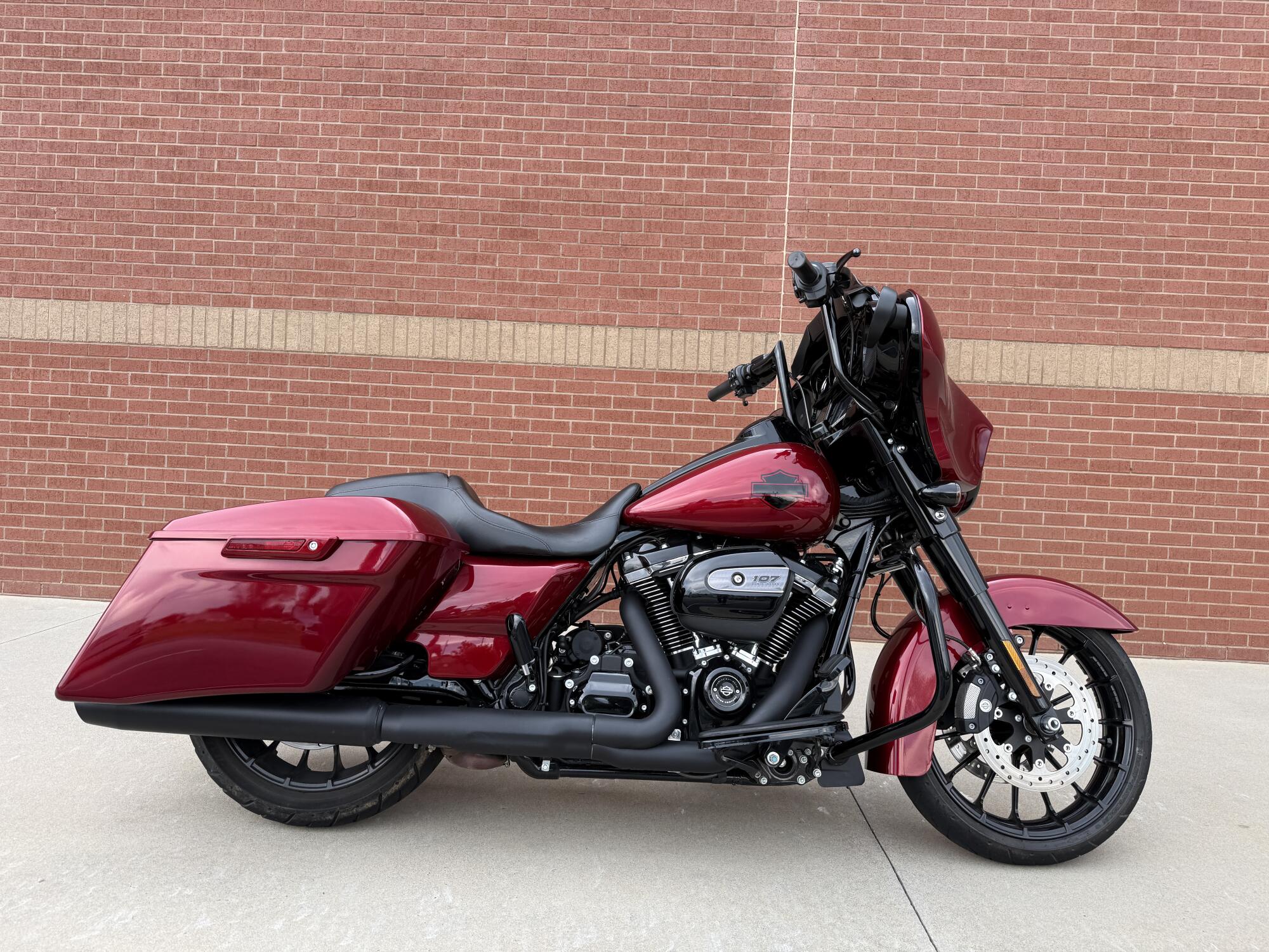 2018 Harley-Davidson® Street Glide® Special Candy Red Sunglo