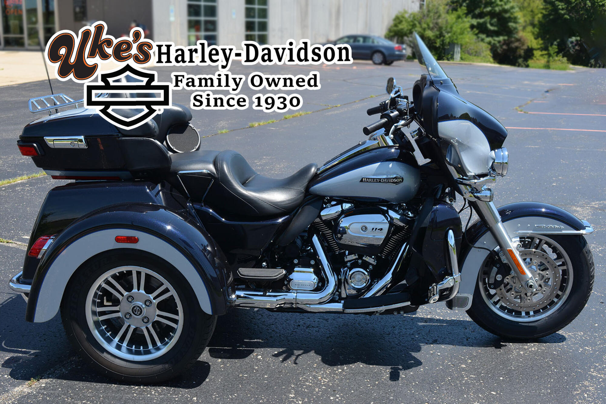 2020 Harley-Davidson® Tri Glide® Ultra Midnight Blue/Barracuda Silver