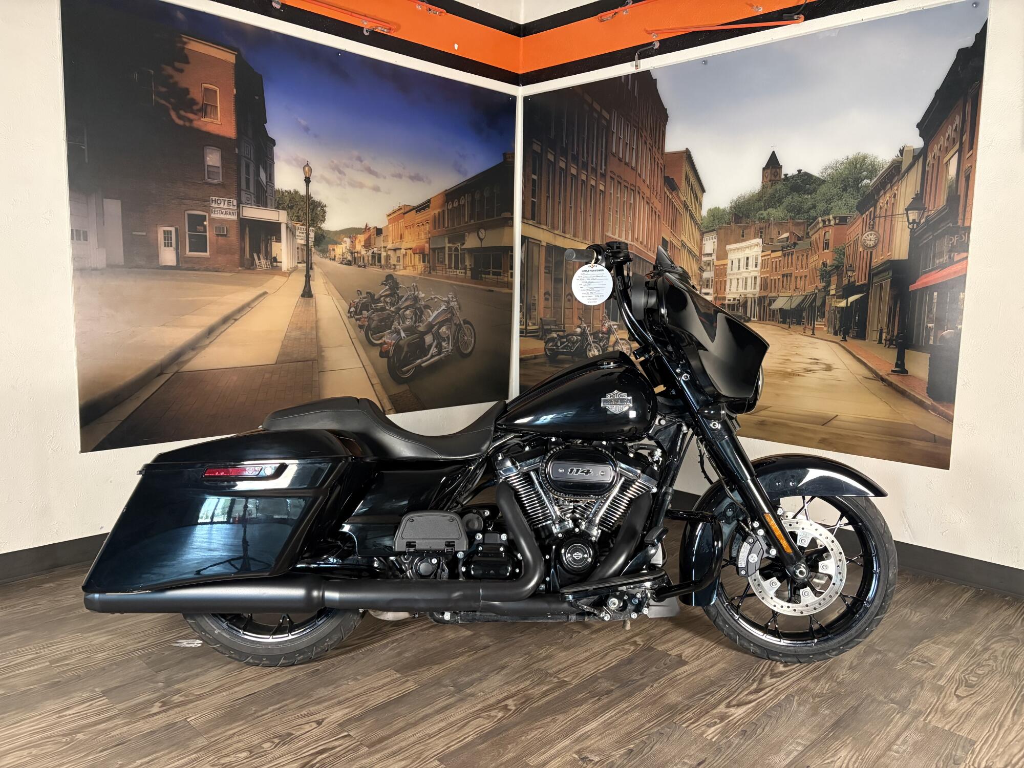 FLHXS 2022 Street Glide® Special
