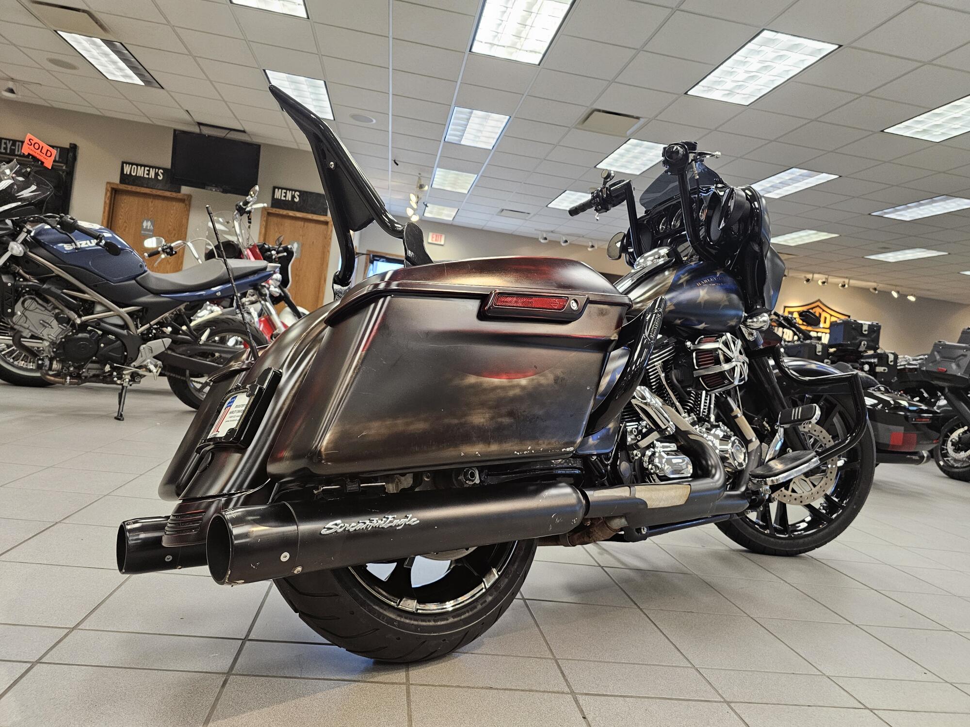 FLHXS 2015 Street Glide® Special, photo 8