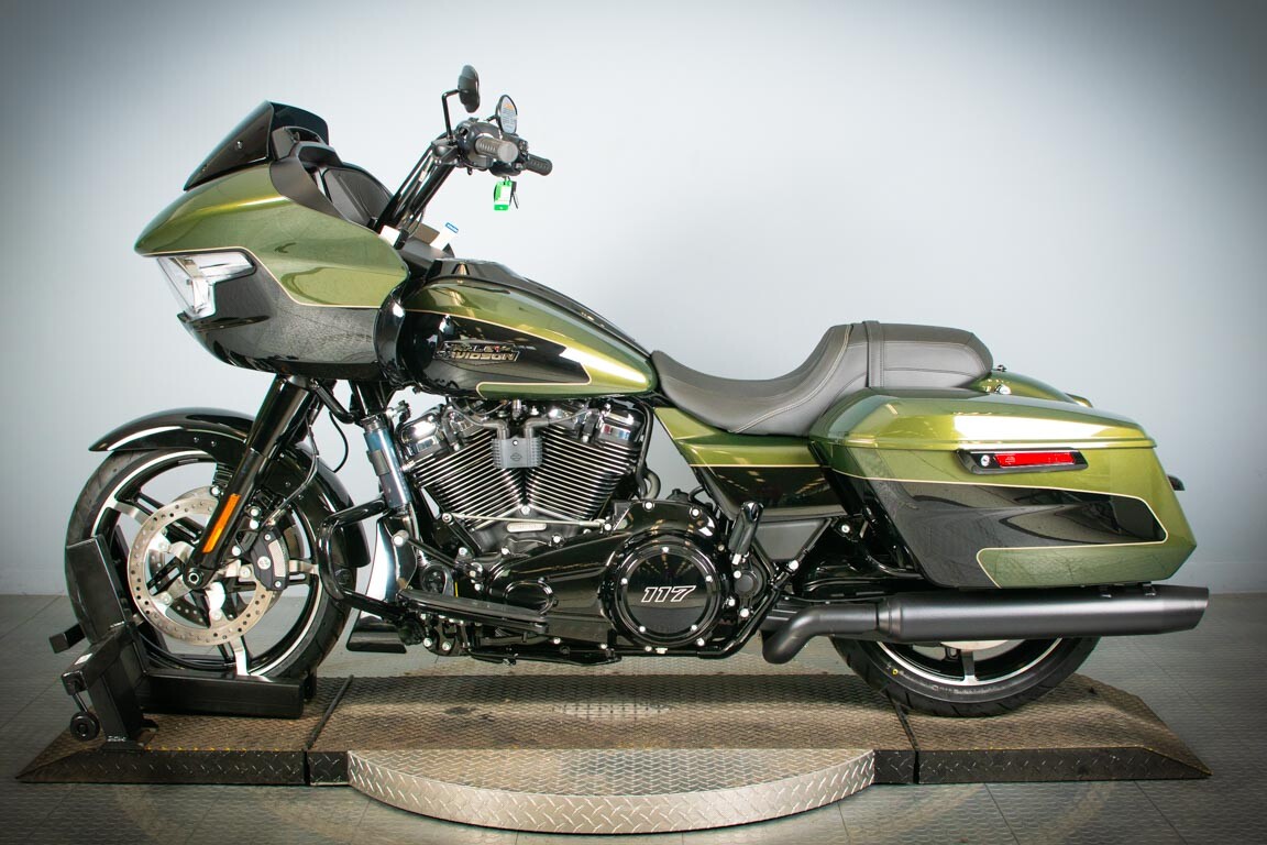 2026 Harley-Davidson® Road Glide™ FLTRX, photo 5