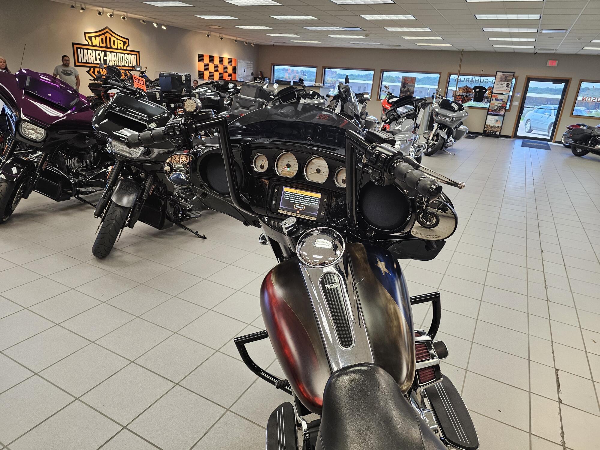 FLHXS 2015 Street Glide® Special, photo 22