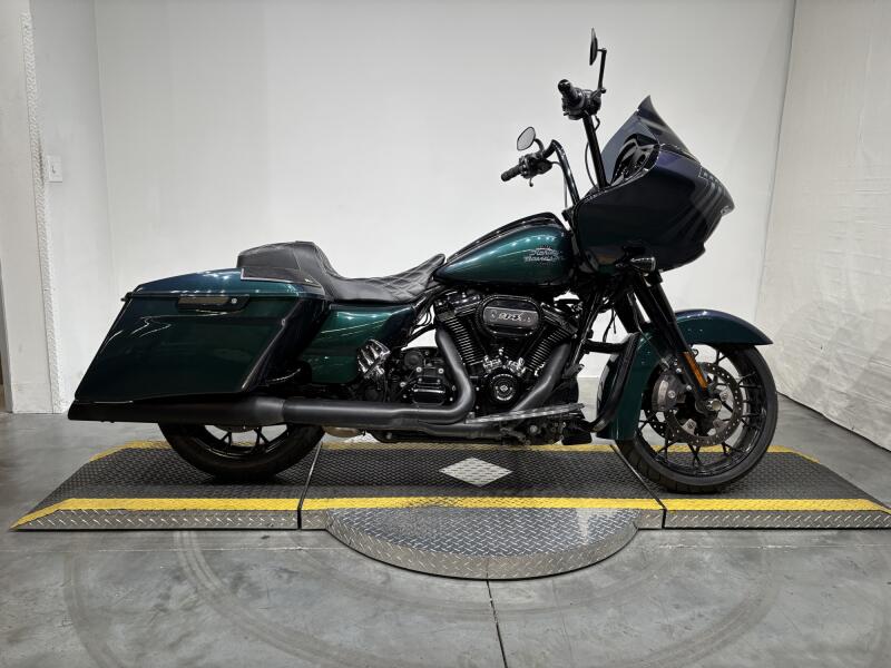2021 Harley-Davidson® Road Glide® Special Snake Venom