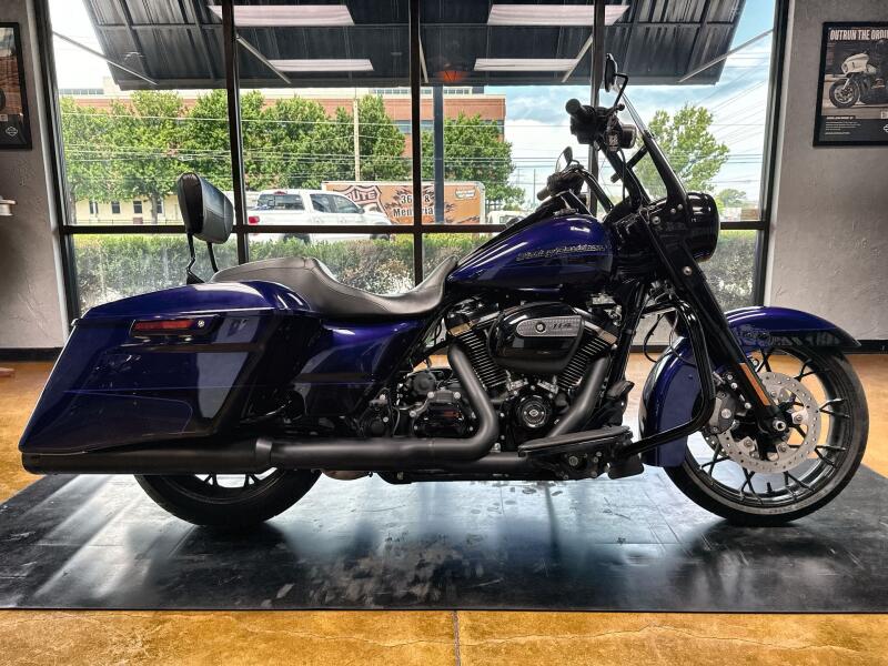 2020 Harley-Davidson® Road King® Special Zephyr Blue/Black Sunglo