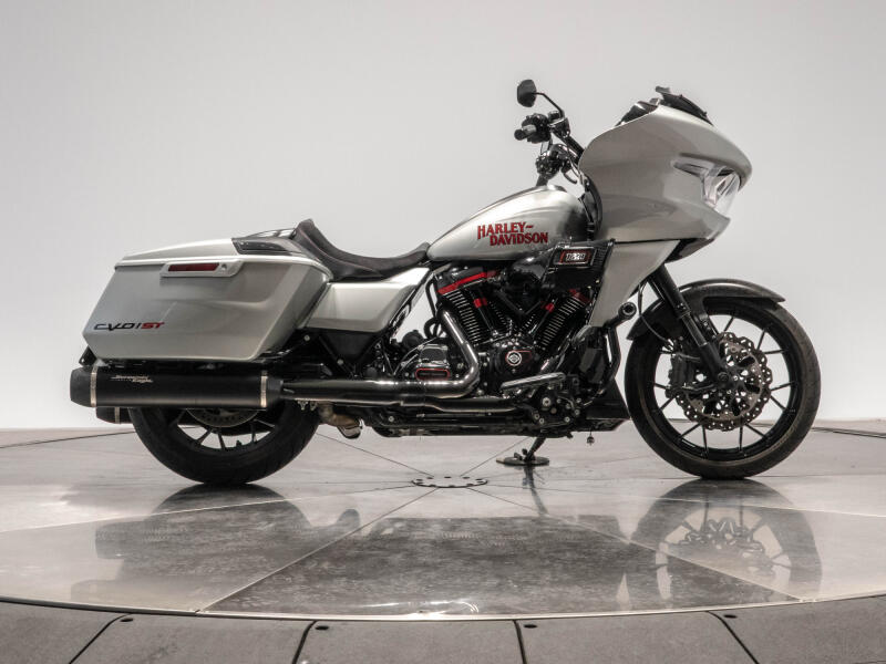 2025 HARLEY-DAVIDSON FLTRXSTSE CVO ROAD GLIDE ST in Mercury Silver