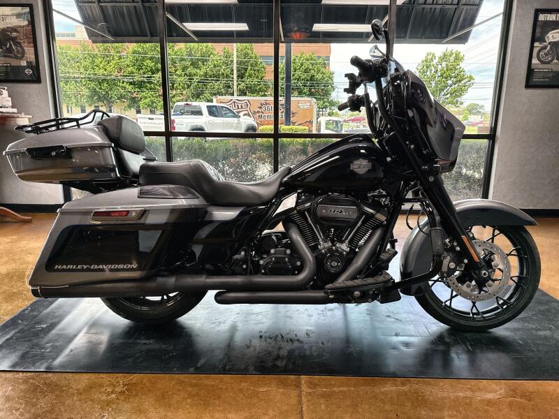 2021 Harley-Davidson® Street Glide® Special Gauntlet Gray Metallic/Vivid Black - Black Finish